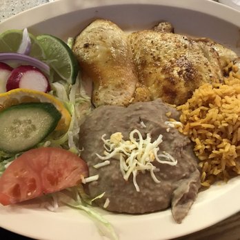 Casa Chapala's Grill - Grilled chicken rice beans and salad - Mexican Near Me - Wheeling, Illinois