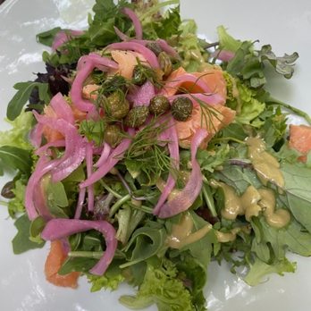 Balnea - Salade aux pépites de saumon - Day Spas Near Me - Bromont, Quebec