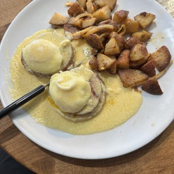 Joanna's Cafe - Eggs Benedict - Breakfast & Brunch Near Me - Riverside, California