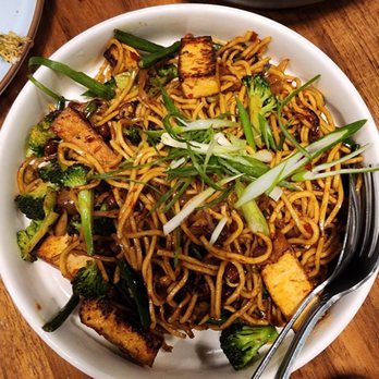 Base Camp - Organic tofu chow mein - Himalayan/Nepalese Near Me - San Francisco, California Base Camp - Organic tofu chow mein - Himalayan/Nepalese Near Me - San Francisco, California