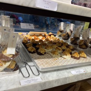 Elisabeth - Candy Stores Near Me - Brussels, BRU
