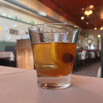 Red Raven - An Olde Fashioned with Jameson Irish Whiskey, perfectly crafted!! - Wine Bars Near Me - Williams, Arizona