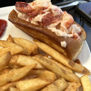 Side Street Cafe - Lobster roll - American Near Me - Bar Harbor, Maine Side Street Cafe - Lobster roll - American Near Me - Bar Harbor, Maine