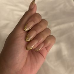 Simply Nails Spa - Left hand with chrome polish chipping