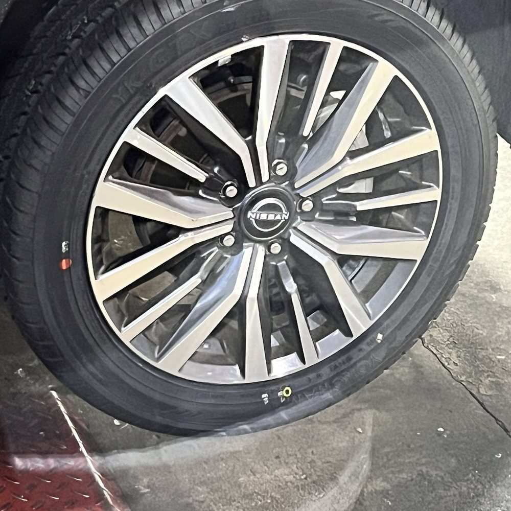 That's a darn good looking tire! Phew! Hot!
