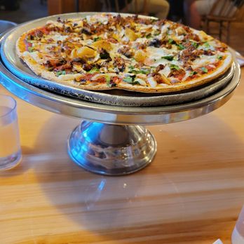 North Fork Brewery - Gluten free vegan cheese pizza with spinach mushrooms roasted garlic and sausage - Breweries Near Me - Deming, Washington North Fork Brewery - Gluten free vegan cheese pizza with spinach mushrooms roasted garlic and sausage - Breweries Near Me - Deming, Washington