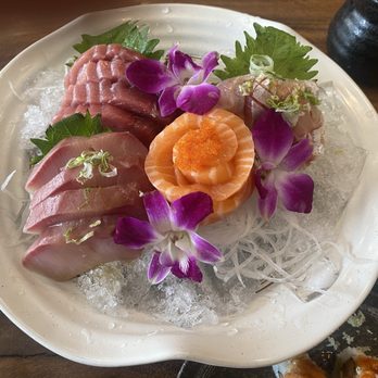 Chacho Sushi - Sashimi Deluxe(16pcs) - Sushi Bars Near Me - San Francisco, California Chacho Sushi - Sashimi Deluxe(16pcs) - Sushi Bars Near Me - San Francisco, California