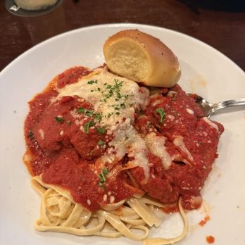 Houlihan's - Chicken Parmesan - Bars Near Me - Chanhassen, Minnesota