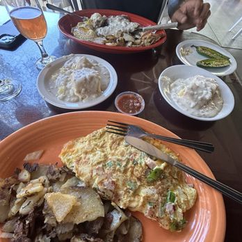 Molly's Souper - Denver omelette, potatoes, biscuits & gravy, country fried steak, fried jalapeños - Breakfast & Brunch Near Me - Upland, California