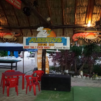 Alberto's - Dance floor... - Seafood Near Me - Cozumel, ROO