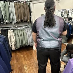 Porta Bella - Iridescent vest very nice with  Sackos doing alterations