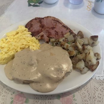 Hometown Country Kitchen - Biscuits and gravy - Comfort Food Near Me - Henderson, Nevada Hometown Country Kitchen - Biscuits and gravy - Comfort Food Near Me - Henderson, Nevada