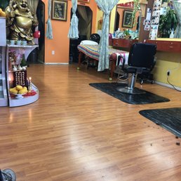 It's a nice hair salon place, pretty cheap too It's a nice hair salon place, pretty cheap too