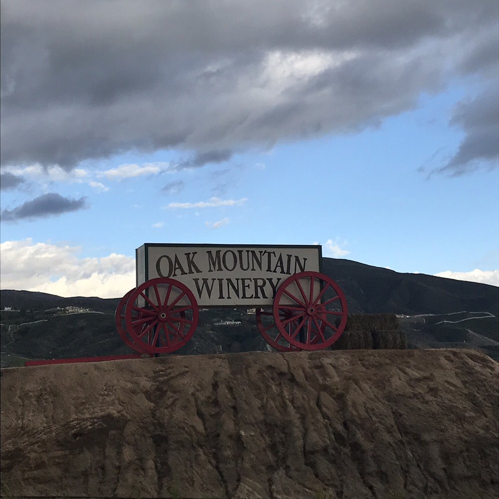 Oak Mountain Winery - Wagon sign - Wineries Near Me - Temecula, California