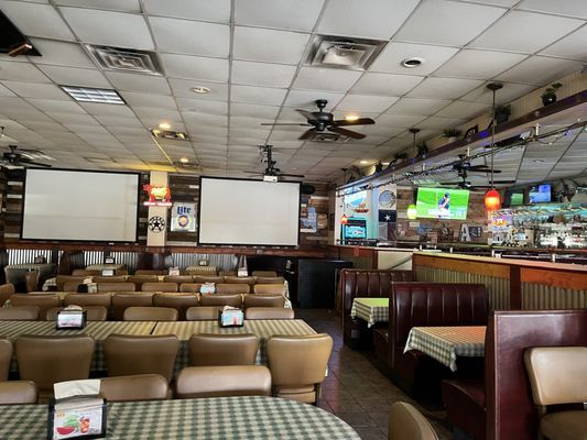 Austin's Bar B Que by null