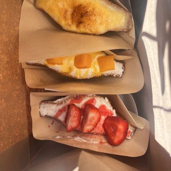Hinata Sushi Kitchen - Cream brûlée Strawberry and Mango pocket sandwiches - Japanese Near Me - Hayward, California Hinata Sushi Kitchen - Cream brûlée Strawberry and Mango pocket sandwiches - Japanese Near Me - Hayward, California