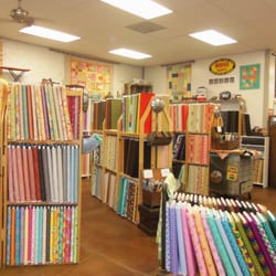 Li'l Red Hen Quilt Shop
