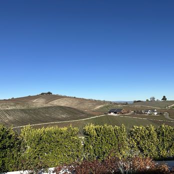 Sirena Vineyard Resort - Wineries Near Me - Paso Robles, California Sirena Vineyard Resort - Wineries Near Me - Paso Robles, California