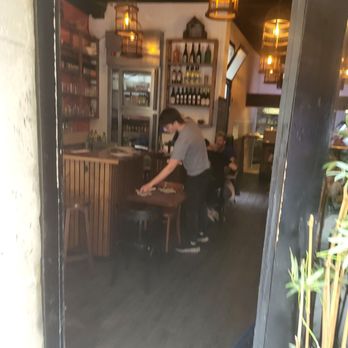 Red Ant - View of bar area from entrance. - Thai Near Me - Barcelona, B