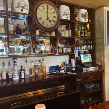Kitty Murtagh's - Bar - American Near Me - Nantucket, Massachusetts