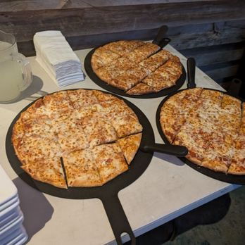 Uncle Buck's Fishbowl & Grill - Cheese pizzas - American Near Me - Round Rock, Texas Uncle Buck's Fishbowl & Grill - Cheese pizzas - American Near Me - Round Rock, Texas