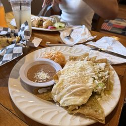 Los Poblanos Eatery