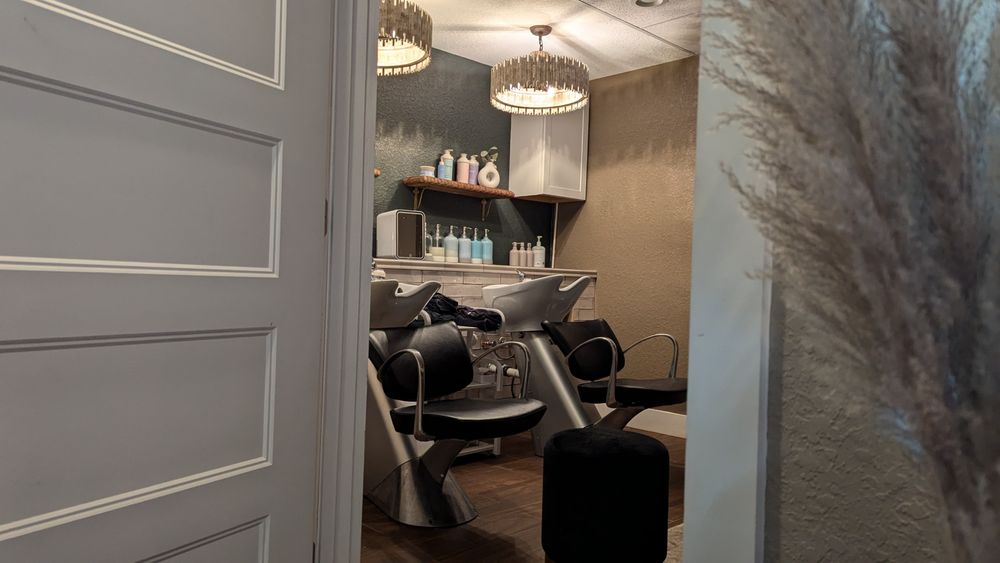 Studio M Salon Image