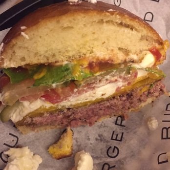 Ground Burguer - Philadelphia burger med rare done perfect - American Near Me - Lisbon, 11