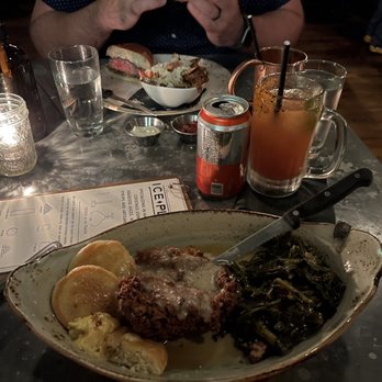 The Ice Plant - Chicken and hoe cakes - Cocktail Bars Near Me - St. Augustine, Florida