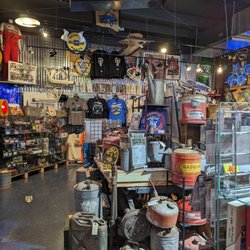 American Classics Garage - The inside