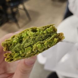 Paris Baguette - Macaron green tea