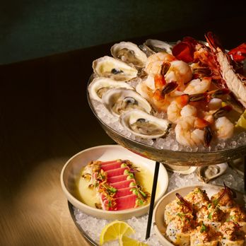 Earls Kitchen + Bar - Canadian (New) Near Me - Edmonton, Alberta