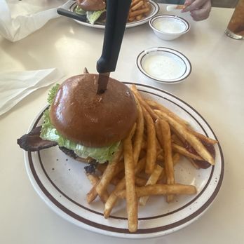 Milt’s Diner - Bacon burger - Breakfast & Brunch Near Me - Bakersfield, California