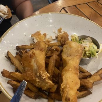 Monkeypod Kitchen - Again look at the fries... can you say soggy! Fish had zero flavor... - Hawaiian Near Me - Kapolei, Hawaii