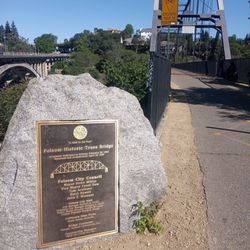 Historic Truss Bridge - Sign, Truss Bridge straight ahead, Rainbow Bridge to the left