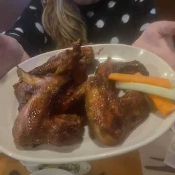 Harry's Bar and Grille - Wicked scrump wings! - American Near Me - Middleboro, Massachusetts