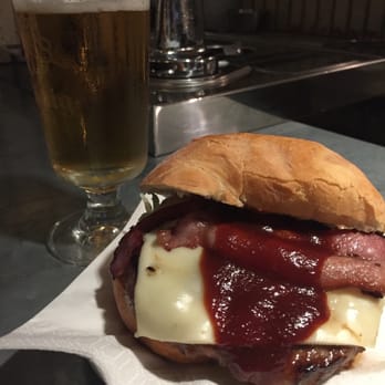 König Barcelona Centre - The Premium König Burger is excellent - Burgers Near Me - Barcelona, B