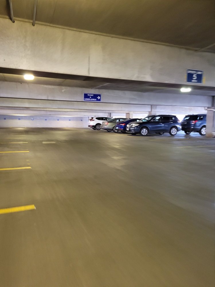 CHESTNUT STREET PARKING Updated September 2024 44 E Chestnut St