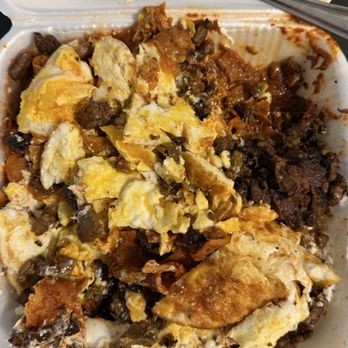 Don Chilaquiles - Chilaquiles w/salsa roja (mild spice) - Mexican Near Me - Los Angeles, California Don Chilaquiles - Chilaquiles w/salsa roja (mild spice) - Mexican Near Me - Los Angeles, California