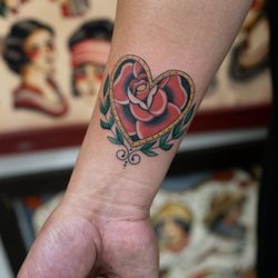 Downtown Fineline Classic - Done by @arielletattoos DM on Ig for booking info.