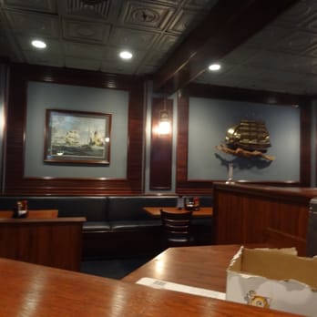 Flowing Tide Pub 1 - dining area - Sports Bars Near Me - Reno, Nevada Flowing Tide Pub 1 - dining area - Sports Bars Near Me - Reno, Nevada