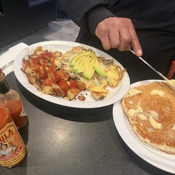 Frank's Downtown Cafe - Downtown omelette - Cafes Near Me - Manteca, California Frank's Downtown Cafe - Downtown omelette - Cafes Near Me - Manteca, California