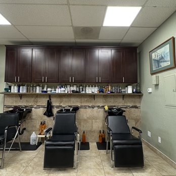 Lady Cheryl's Coiffeurs - Washing and rinsing bowl stations - Hair Stylists Near Me - National City, California Lady Cheryl's Coiffeurs - Washing and rinsing bowl stations - Hair Stylists Near Me - National City, California