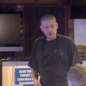 Mean Mug Wings & Things - Mike the owner and chef - Burgers Near Me - Columbus, Ohio