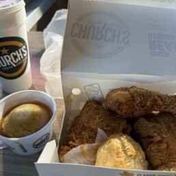 3 piece spicy dark combo with mashed potatoes and Coke Zero