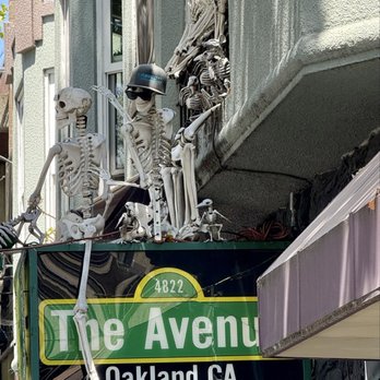 The Avenue - Dive Bars Near Me - Oakland, California The Avenue - Dive Bars Near Me - Oakland, California