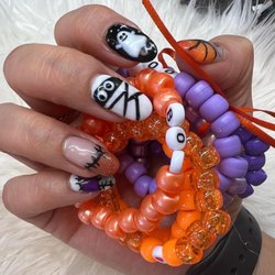 Vic's Nails & Spa - Nails by Sandra