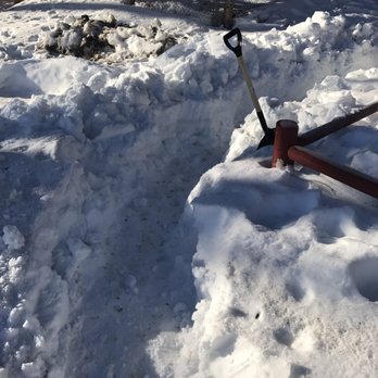 Big Bear Vacations - The pathway we cleared out from the day before. Wish I took a pic of the parking space, it was a nightmare. - Vacation Rentals Near Me - Big Bear Lake, California