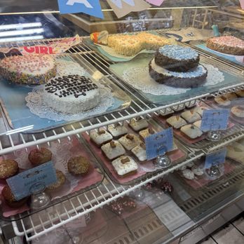 The Dog Bakery - Cakes - Pet Stores Near Me - Pasadena, California