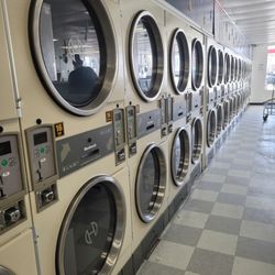 Mr. Bubbles Laundromat - Sparks